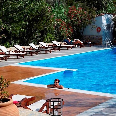 Astoria Hotel Troulos Bagian luar foto