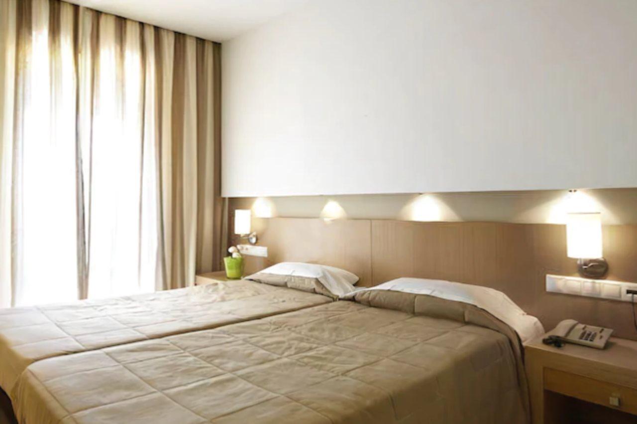 Astoria Hotel Troulos Bagian luar foto