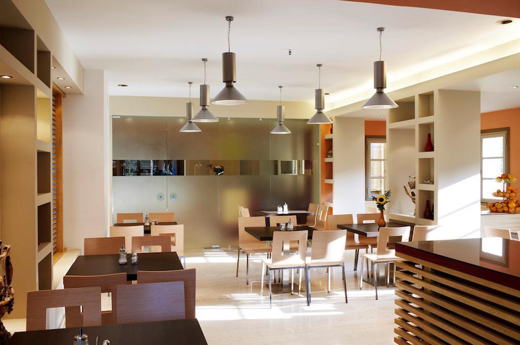 Astoria Hotel Troulos Bagian luar foto
