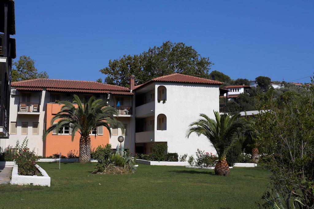 Astoria Hotel Troulos Bagian luar foto